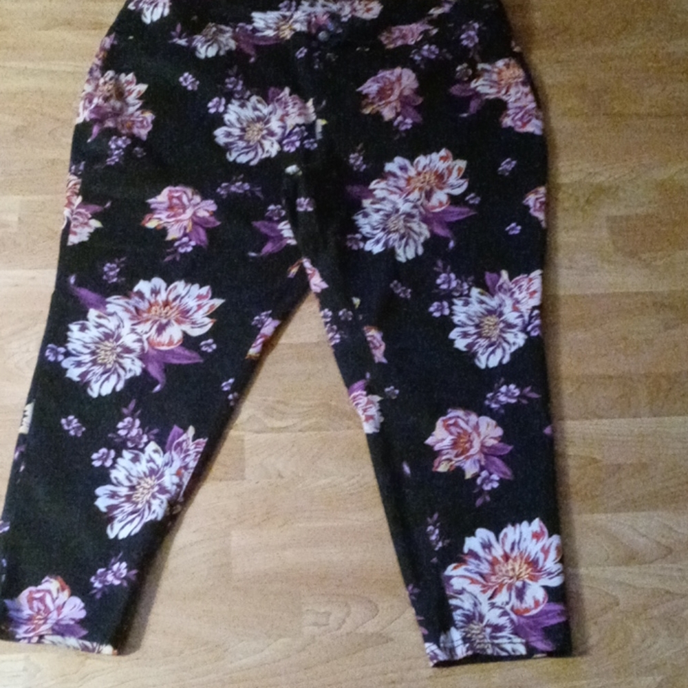Pants - Picture 3 of 4